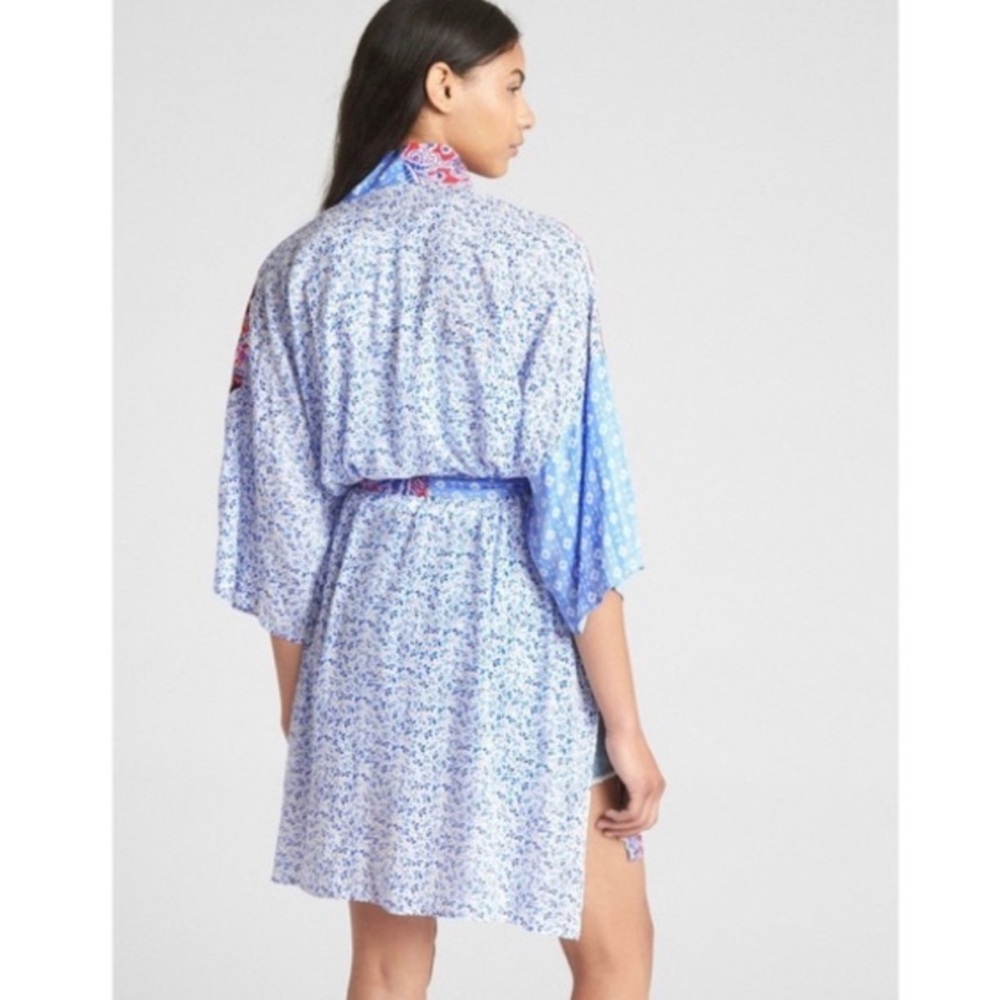 GAP Mixed Print High-Low Kimono Top - Picture 4 of 9
